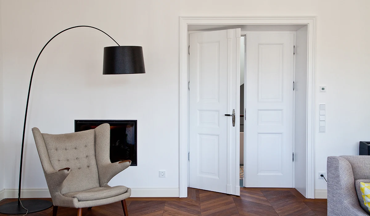 Klassische zweiflüglige Innentür, weiß lackiert vom Bichler Türenwerk